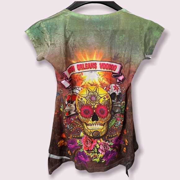 New Orleans Voodoo Skull Rhinestone Graphic Flowy Women’s Shirt Size M - Picture 2 of 3